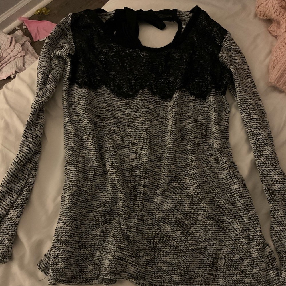 Sm, b/w Moa moa long sleeve light weight sweater